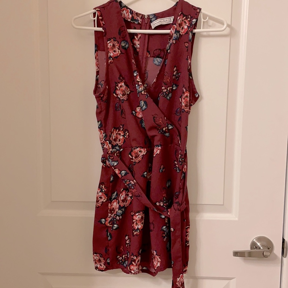 Abercrombie floral maroon romper